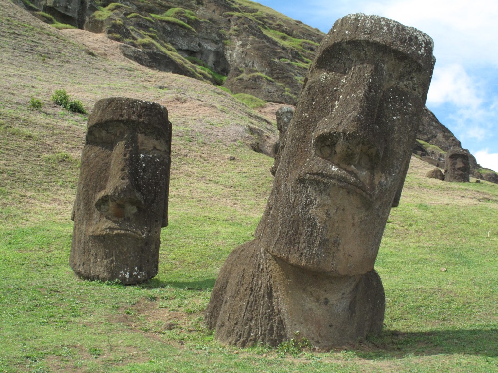 photo-maoi-statue-easter-island