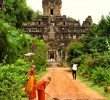 buddhist-monks-cambodia-angkor