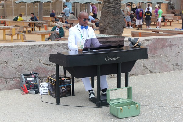 Entertainer, Santa Monica Boardwalk, California