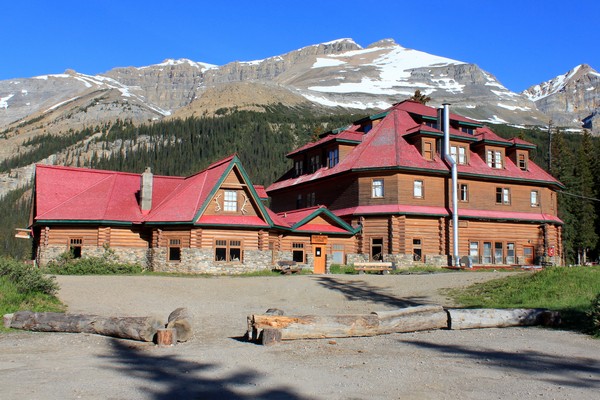 Simpson's Num-ti-jah lodge, Bow Lake, Alberta