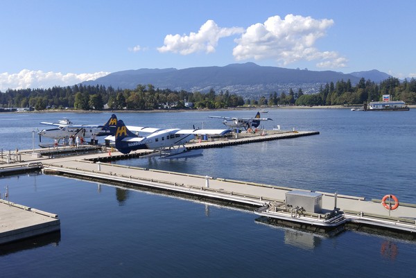 Seaplane flight in British Columbia, Vancouver Harbour