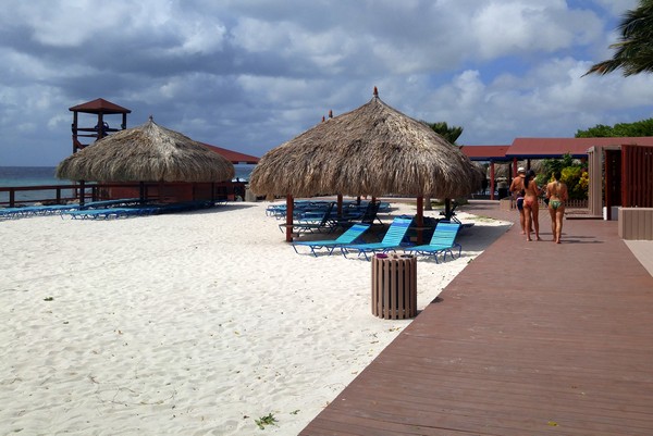 boardwalk on De Palm Island Aruba