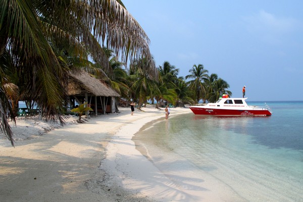 Travel to Belize, Laughing Bird Caye island in Belize Barrier Reef