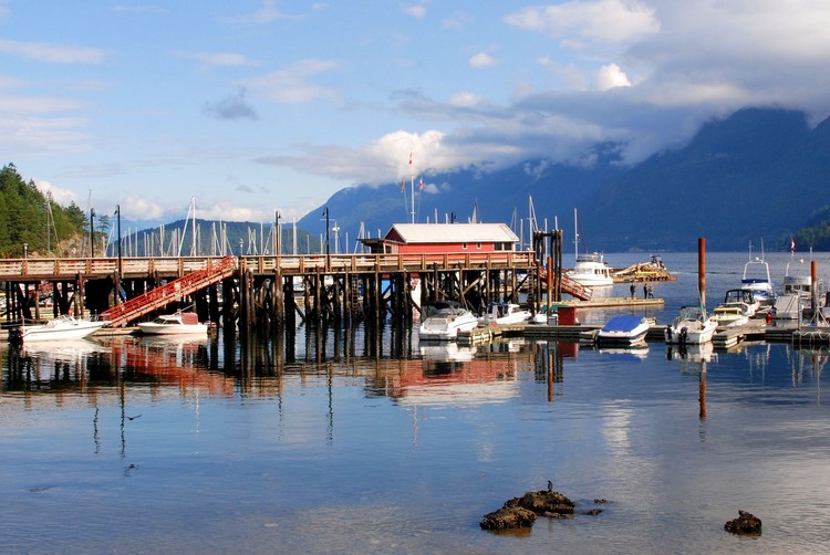 Horseshoe Bay marina and dock in West Vancouver, one of the top day trips from Vancouver and location of BC Ferries terminal from Vancouver to Nanaimo