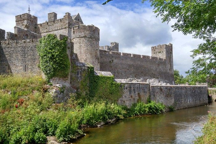 Ireland road trip itinerary for families, old castle in Cahir 