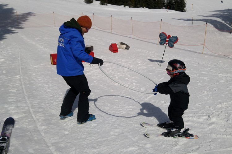 learning to ski at Manning Park Resort, kids ski lesson at Manning Park