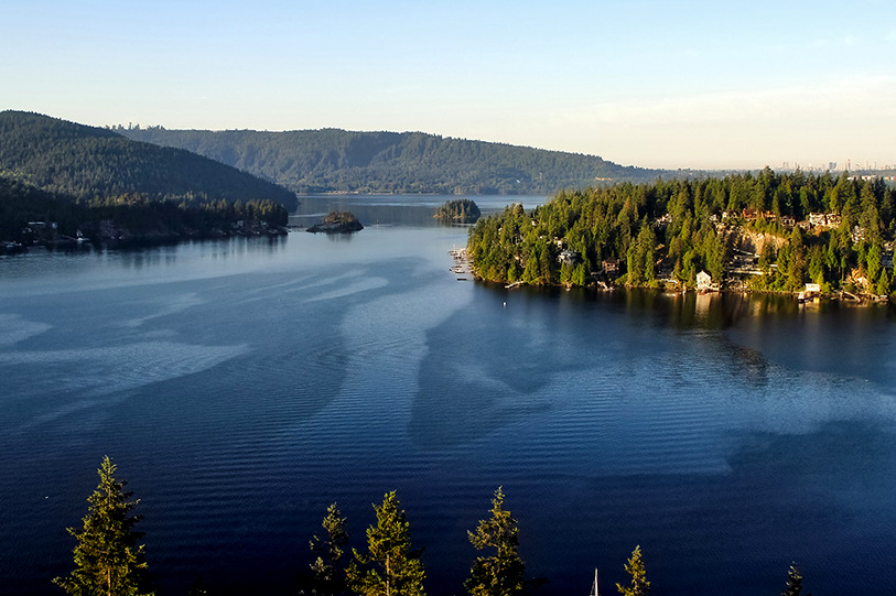  näkymä Louhikkokalliolta Deep Covessa, vapaata tekemistä Vancouverissa tänä kesänä