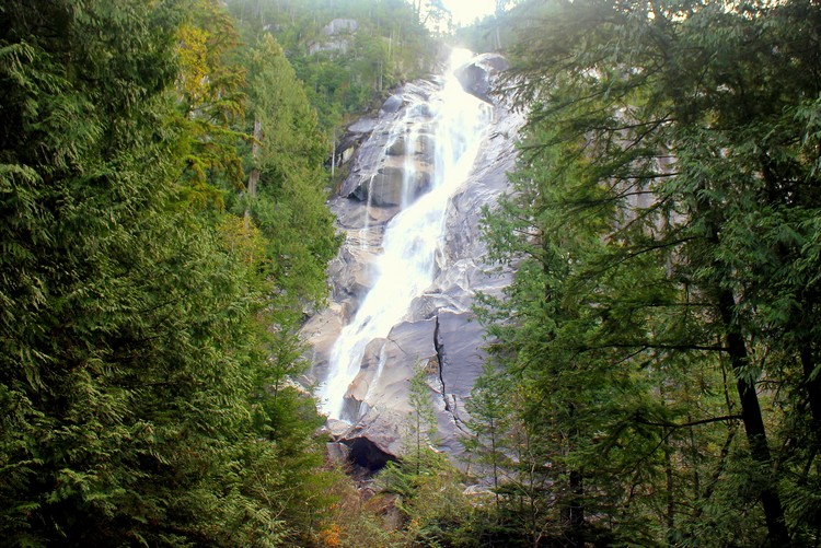 Shannon Falls in Squamish, things to do in Squamish this summer
