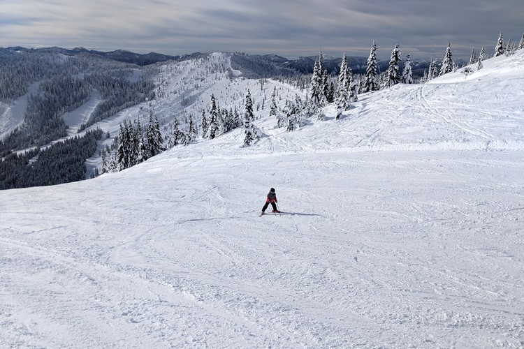 teaching your kids to ski, Sasquatch Mountain Resort, family ski resort in British Columbia