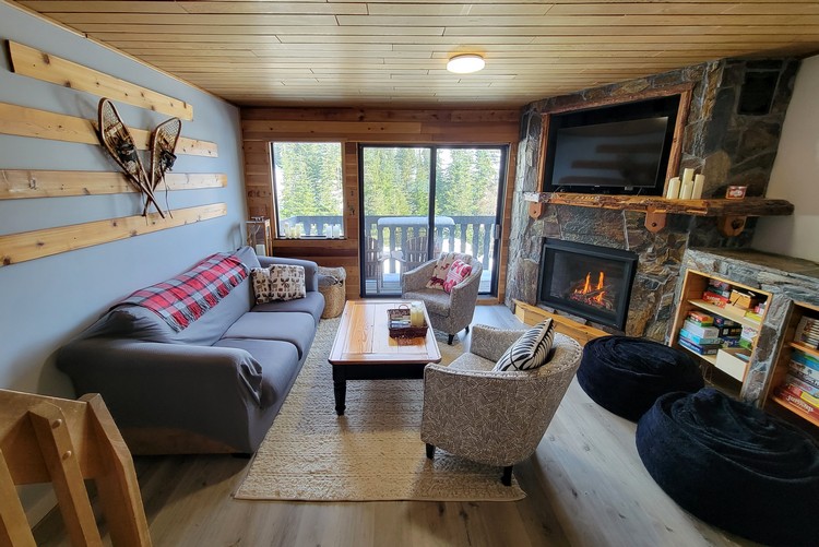 ski cabin at Sasquatch Mountain Resort