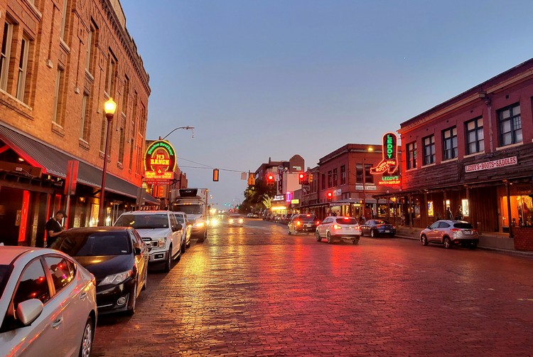 The BEST things to do at the Fort Worth Stockyards - BEA ADVENTUROUS