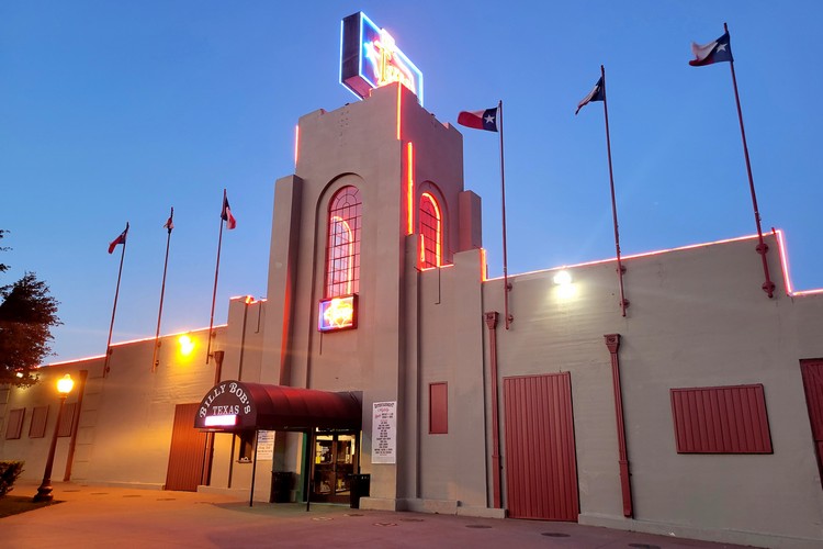 Billy Bob's Texas Honkey Tonk, things to do in Fort Worth Texas