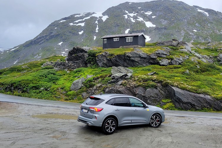 Should you rent a car in Norway? Tips for driving in Norway as a tourist