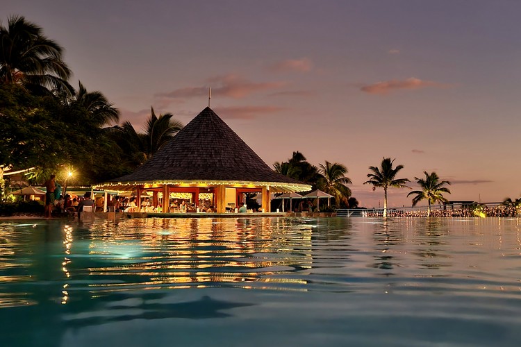 Pool bar at sunset, Te Moana Tahiti Resort, where to stay in Papeete Tahiti, French Polynesia