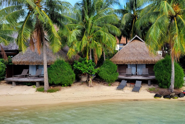 beach bungalows at Manava Moorea Beach Resort 