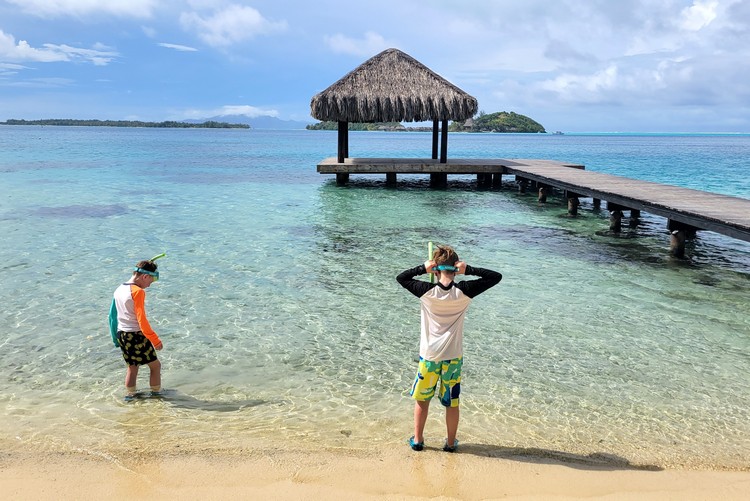 What does it cost to travel to Bora Bora with kids, price of family travel French Polynesia