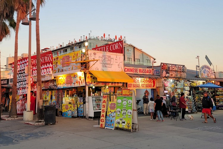 Retail shops on Venice Beach Boardwalk, weekend in Los Angeles itinerary