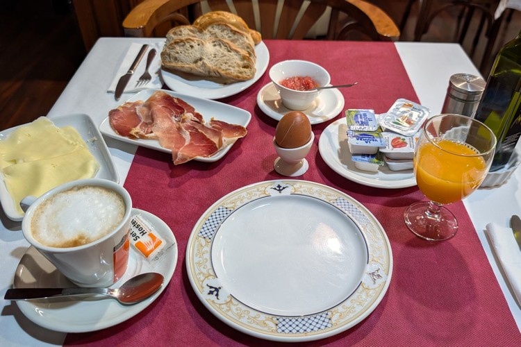 Breakfast at Hotel Entrecercas in Santiago de Compostela