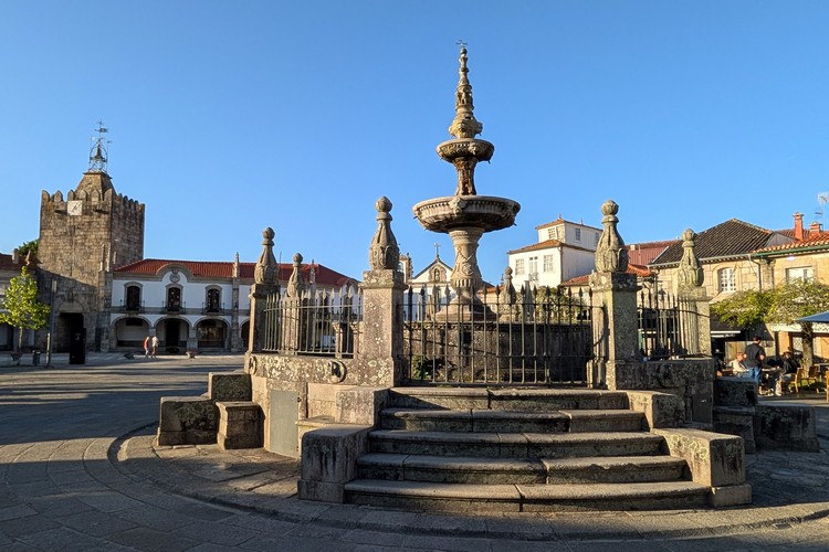 Chafariz de Caminha / Clock Tower in the backdrop