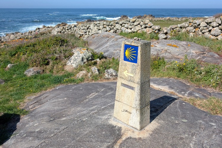 Camino marker on the Litoral Way